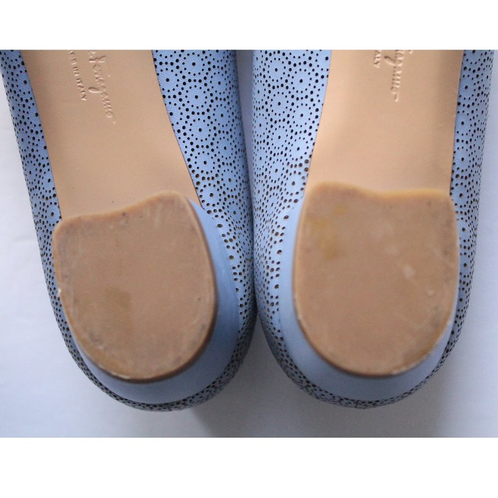 Salvatore Ferragamo Vara Bow Leather Pump Heel / Size 7.5B / Fleur Bleu Napa - Picture 14 of 14